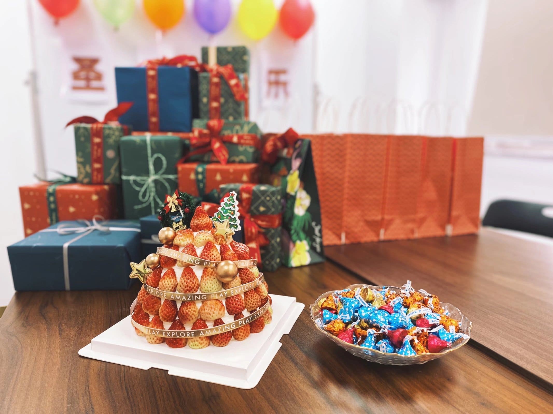 Celebrating Christmas at Hengdian Jewelry