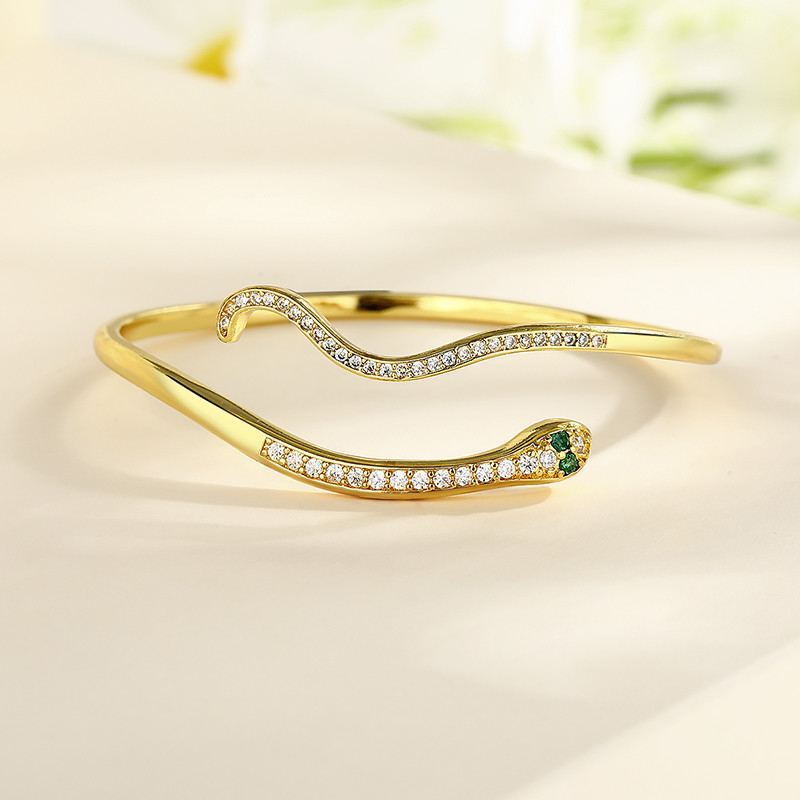 18K Gold-Plated Heart-Shaped Braided Bracelet