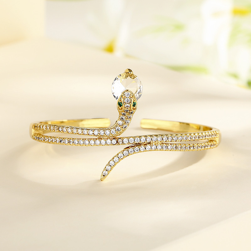 18K Gold-Plated Heart-Shaped Braided Bracelet