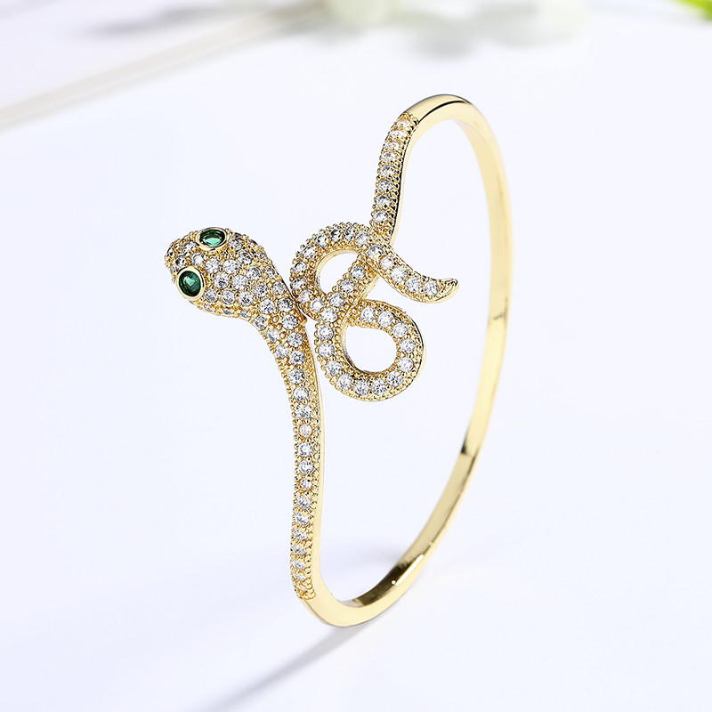 18K Gold-Plated Heart-Shaped Braided Bracelet