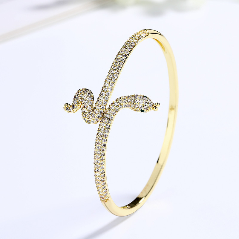 18K Gold-Plated Heart-Shaped Braided Bracelet