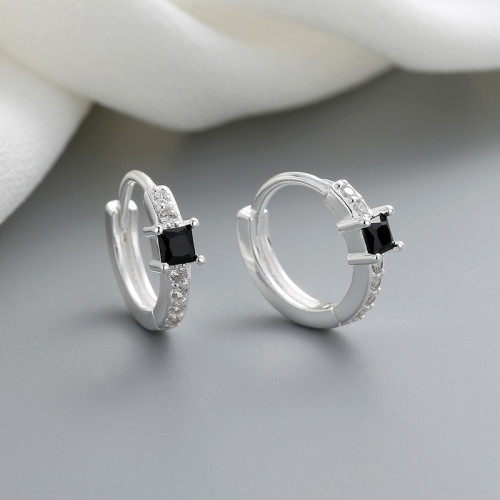 Accesorios HD al por mayor joyas de moda de alta calidad zircon negro huggie pendientes de plata esterlina