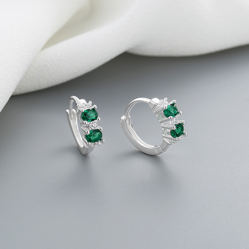 La belleza de las joyas - pendientes de zircon verde plateado