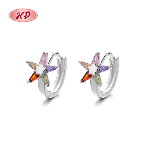 Joyería fina para mujer: pendientes vintage de plata de ley 925 con circonita cúbica y diseño de estrella de cinco puntas.