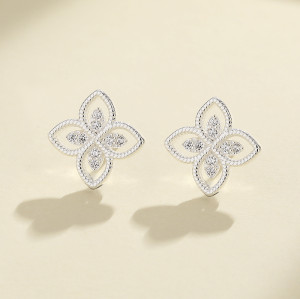 Fine Jewelry 925 Sterling Silver Cubic Zirconia Flower Pattern Stud Earring