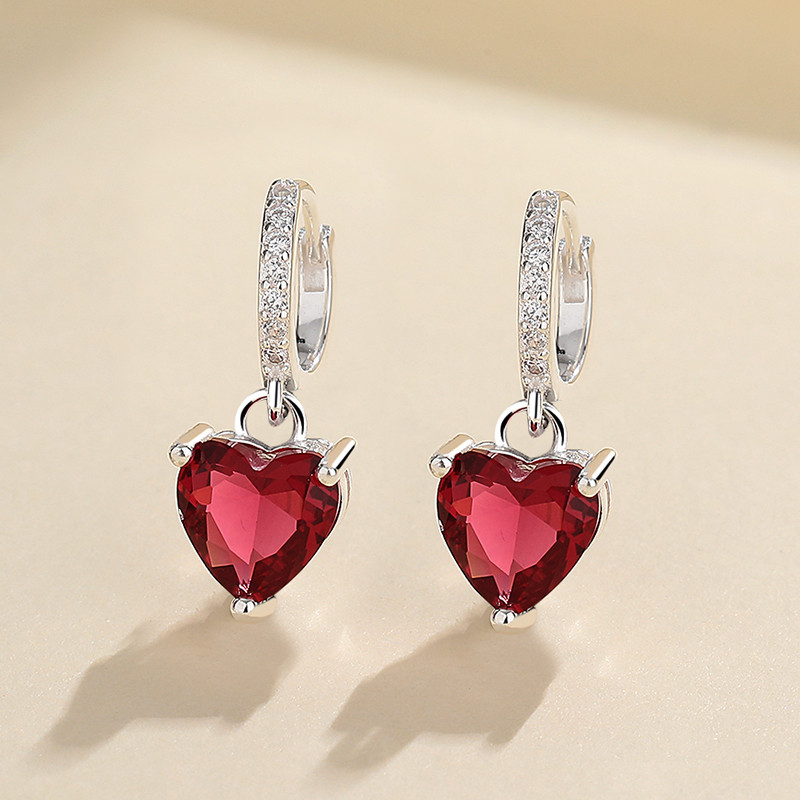 Encantador hada del corazón - pendientes de zircon en forma de corazón plateado S925