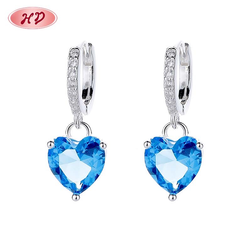 Encantador hada del corazón - pendientes de zircon en forma de corazón plateado S925