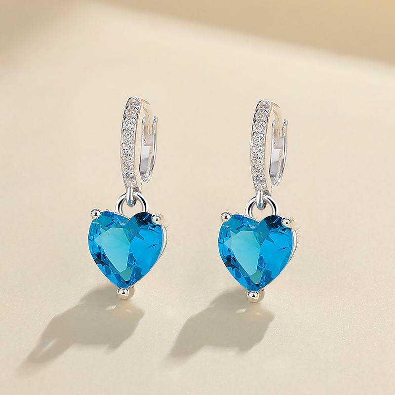 Encantador hada del corazón - pendientes de zircon en forma de corazón plateado S925