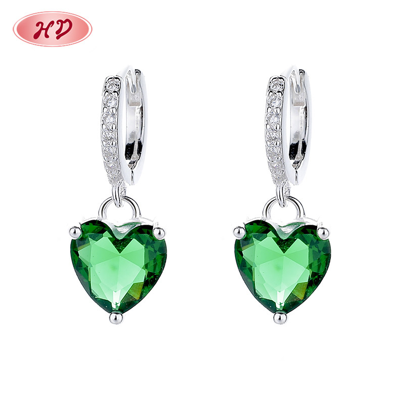 Encantador hada del corazón - pendientes de zircon en forma de corazón plateado S925