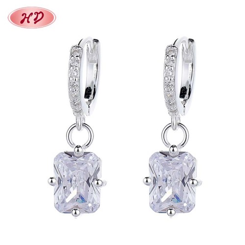 Joyas de moda cuadradas blancas retro Cube zircon Girl baja alergia 925 gotas pendientes de boda