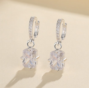 Joyas de moda cuadradas blancas retro Cube zircon Girl baja alergia 925 gotas pendientes de boda