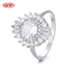 Los anillos de plata S925 de circonita cúbica de lujo son perfectos para anillos de clase de moda de alta gama y eventos especiales