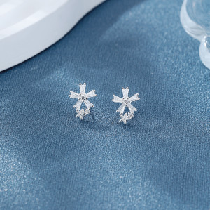 Pendientes de plata de ley 925 con forma de flor y circonita cúbica para joyería elegante al por mayor para mujer