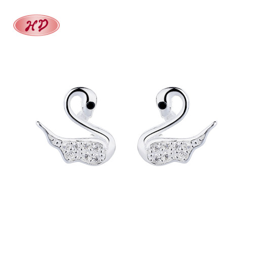 Pendientes de botón para mujer en plata de ley 925 con forma de cisne y circonita cúbica para venta al por mayor