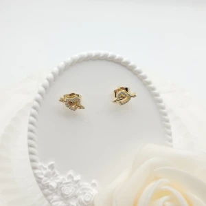 Huggies Earrings 18k Gold-plated Religious Cupid's Arrow of Love Devout Believers High-quality Jewelry