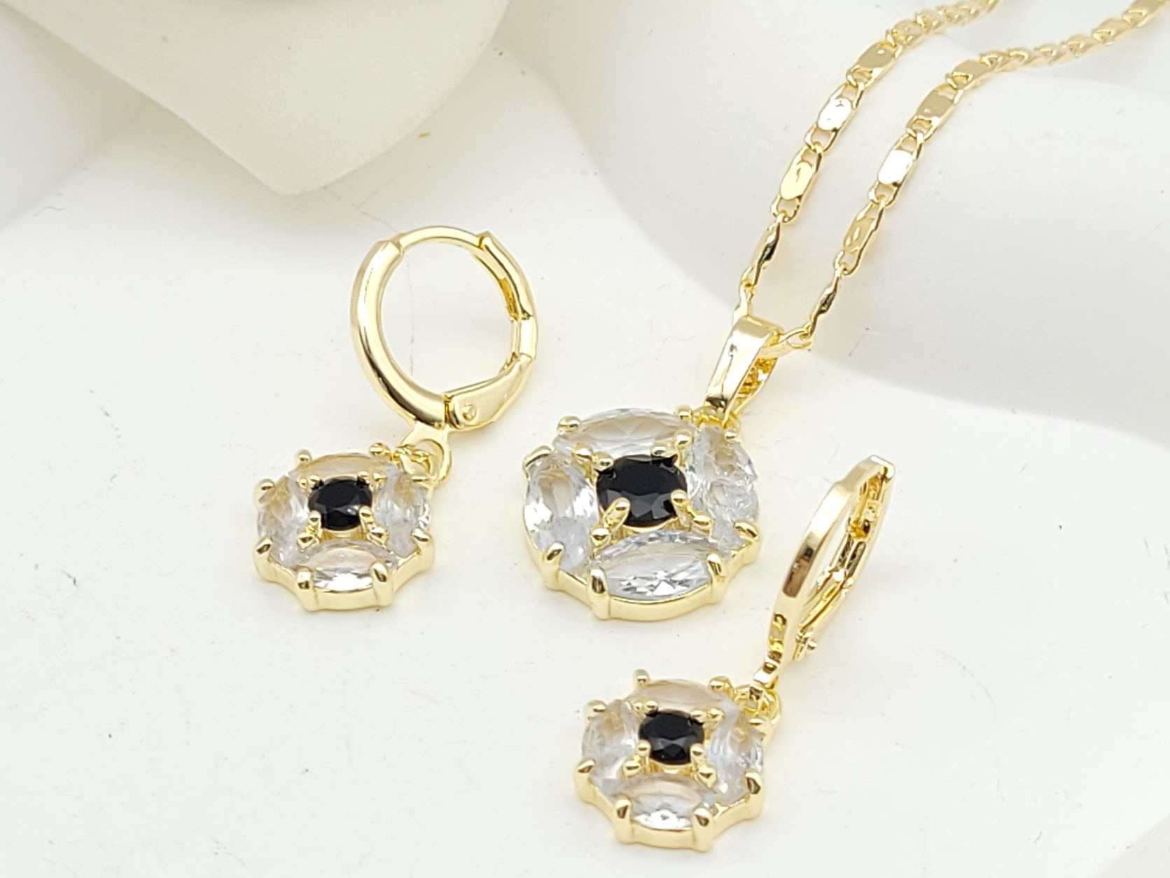 S925 Silver Classic Water Drop Zircon Earrings