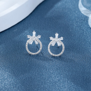 Venta al por mayor de pendientes de plata de ley 925 para mujer con flor de margarita y circonita cúbica