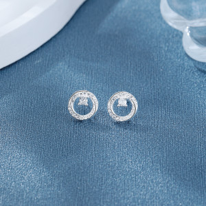 Pendientes de botón para mujer en plata de ley 925 con geometría circular blanca y circonita cúbica