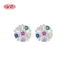 Venta al por mayor de pendientes de plata de ley 925 para mujer con diseño de planta de margaritas