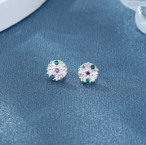 Venta al por mayor de pendientes de plata de ley 925 para mujer con diseño de planta de margaritas