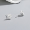 Venta al por mayor de pendientes de plata de ley 925 para mujer con diseño de margaritas