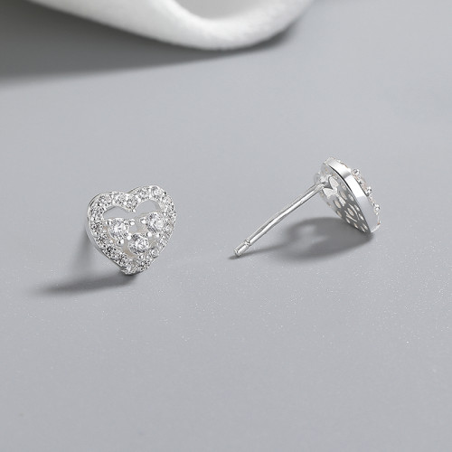 Wholesale 925 Sterling Silver Women's Stud Earrings White Heart Design Zirconia