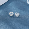 Venta al por mayor de pendientes de botón de plata de ley 925 para mujer con diseño de corazón blanco y circonita