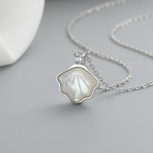 Venta al por mayor de collar de plata con circonita cúbica y concha para mujer, diseño dulce