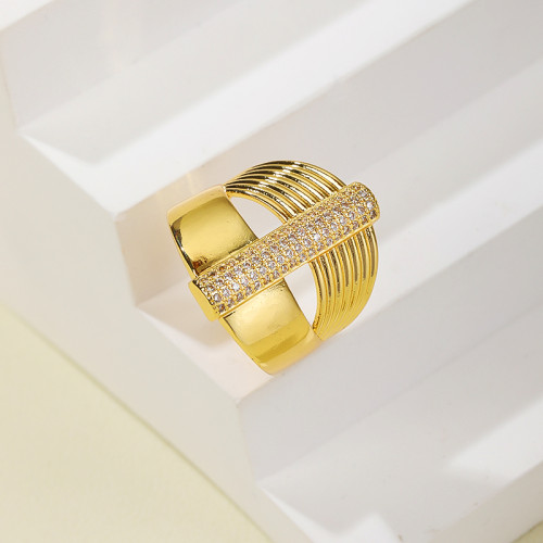 Anillo de circonita cúbica al por mayor | Joyería geométrica de circonitas bañada en oro de 18 quilates