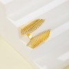 Proveedor de anillos | Joyería de circonitas con diseño geométrico de líneas bañadas en oro de 18 quilates