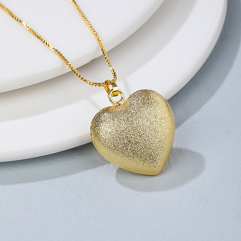18k gold-plated heart-shaped necklace