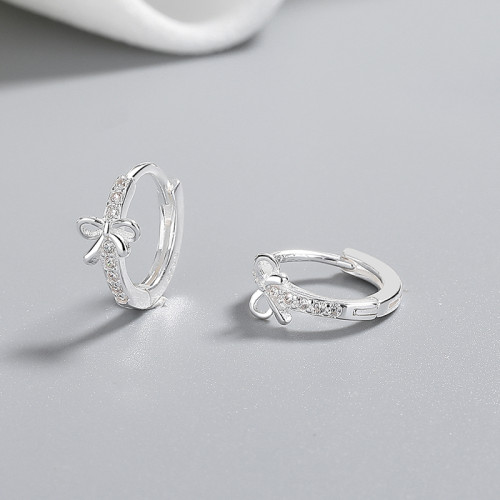 Pendientes Huggies al por mayor | Joyas de plata 925 con lazo de mariposa y circonitas blancas AAA