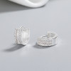 Pendientes Huggies al por mayor | Joyería de plata 925 con incrustaciones de circonita blanca de estilo de línea simple al por mayor para mujeres