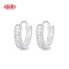 Proveedor de pendientes | Pendientes Huggie de plata 925 con diseño geométrico blanco para mujer