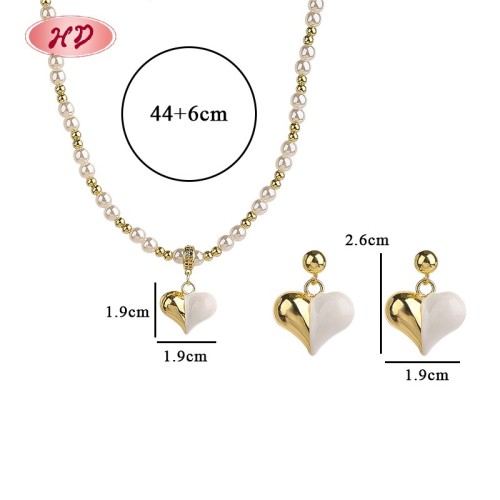 Chic 18k Gold - Plated Heart & Pearl Jewelry Set | Wholesale Trendy Fashion Find