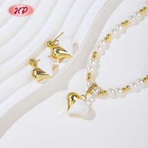Chic 18k Gold - Plated Heart & Pearl Jewelry Set | Wholesale Trendy Fashion Find
