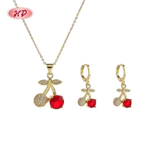 Conjunto de joyas con circonitas cerezas y baño de oro de 18 quilates | Selección de moda al por mayor