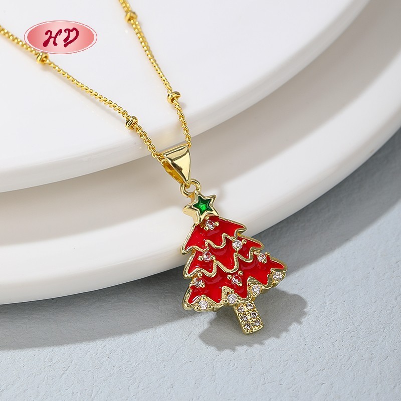 Collar con árbol de Navidad chapado en oro de 18 quilates