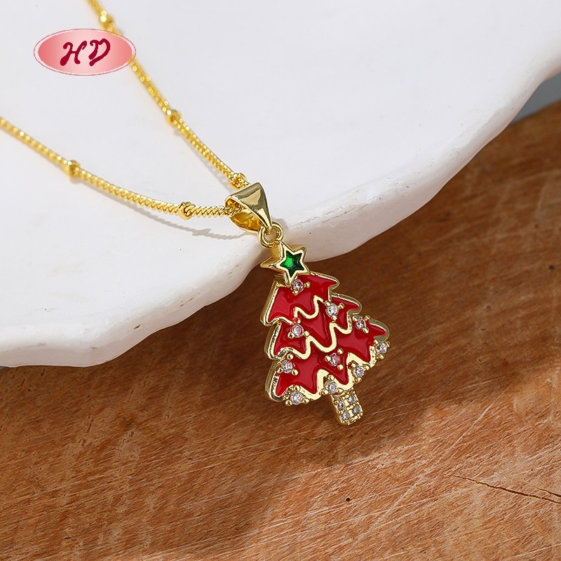 Collar con árbol de Navidad chapado en oro de 18 quilates