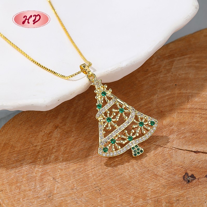 Collar con árbol de Navidad chapado en oro de 18 quilates
