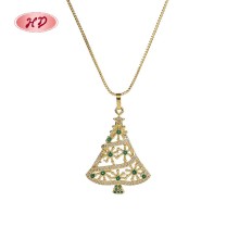 Collar con árbol de Navidad chapado en oro de 18 quilates de Hengdian | joyería festiva y moderna