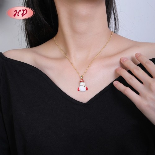 Bisutería Collar con colgante de copo de nieve chapado en oro de 18 quilates | elegancia invernal