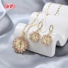 Elegante conjunto de collar y aretes con flores en oro de 18 quilates | Joyería Hengdian al por mayor para mujer