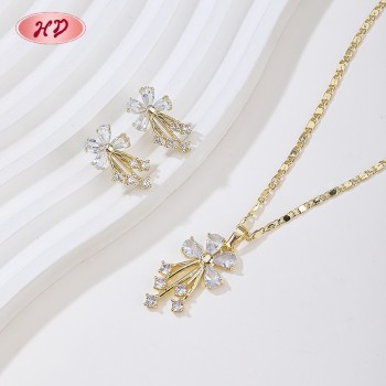 Fashion 18K Gold Flower Earrings & Necklace Set with White Zircon for Women | Hengdian Bulk Jewelry Set for Wedding