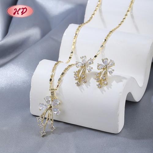 Fashion 18K Gold Flower Earrings & Necklace Set with White Zircon for Women | Hengdian Bulk Jewelry Set for Wedding