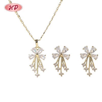 Fashion 18K Gold Flower Earrings & Necklace Set with White Zircon for Women | Hengdian Bulk Jewelry Set for Wedding