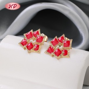 118 / 5,000 Adorables pendientes geométricos de hojas chapados en oro de 18 quilates, perfectos para bodas y regalos