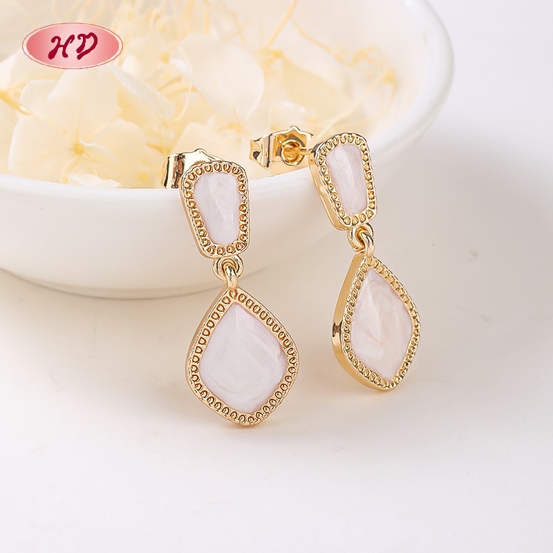 Trendy 18k gold plated earrings with geometric design and copper alloy