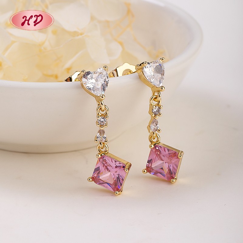 Boucles D'Oreilles Puces Carrées Roses Élégantes Plaquées Or 18 Carats Pour Femme