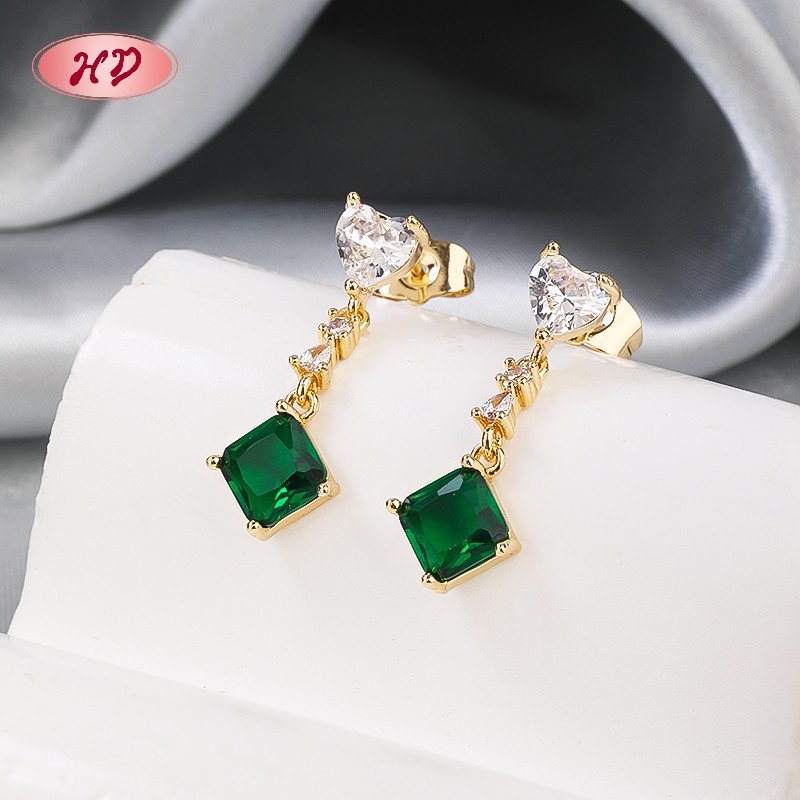 Boucles D'Oreilles Puces Carrées Roses Élégantes Plaquées Or 18 Carats Pour Femme